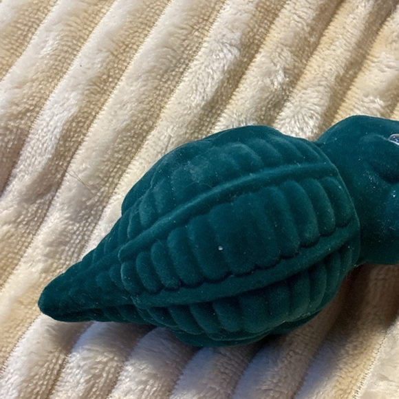 Vintage velvet alligator with gold tone alligator with rhinestone eye - Picture 6 of 9